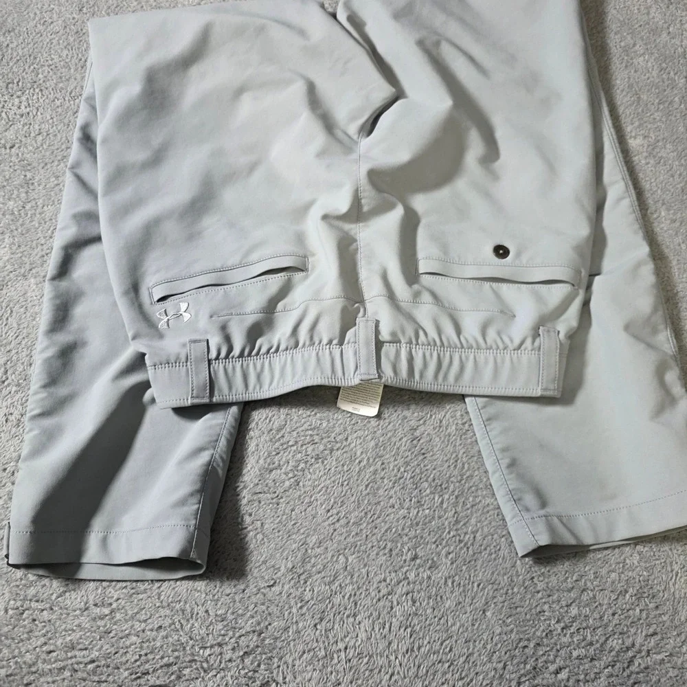 Under Armour Mens 32x32 Golf Pants Gray Loose Fit Performance Flat Front Trouser